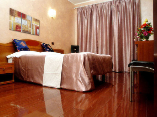 Hotel Bengasi Moncalieri Bagian luar foto